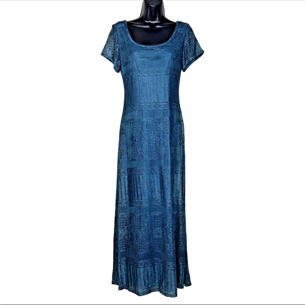 VTG Y2K Superstition Maxi Dress 8 All over Crochet
Peacock teal Short Sleeves